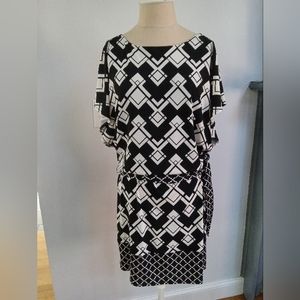 White house black market short-sleeved dress